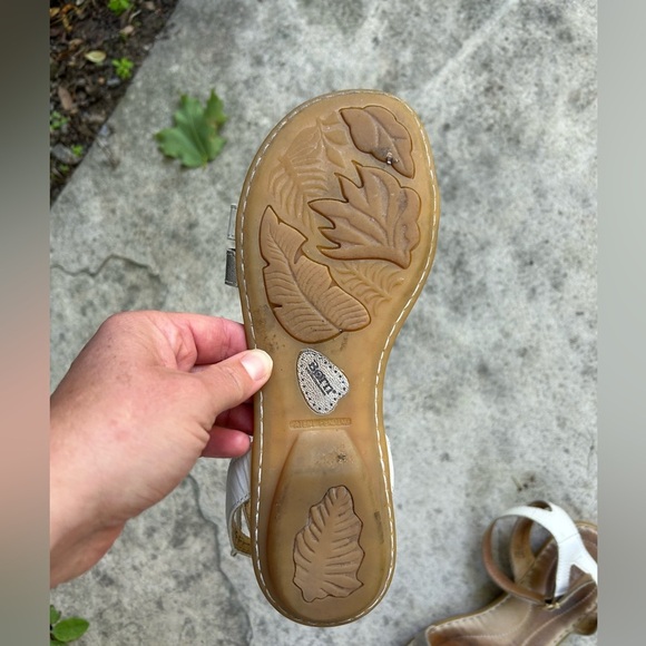 Born Mai Easy Sandals, size 7 - Picture 5 of 8
